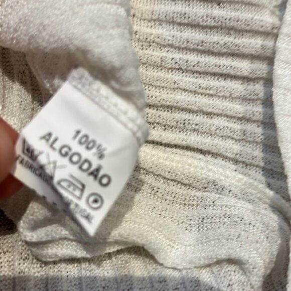 SMF Wonan ribbed creamy white peep hole 3 quarter length sleeve vneck top - Picture 8 of 9